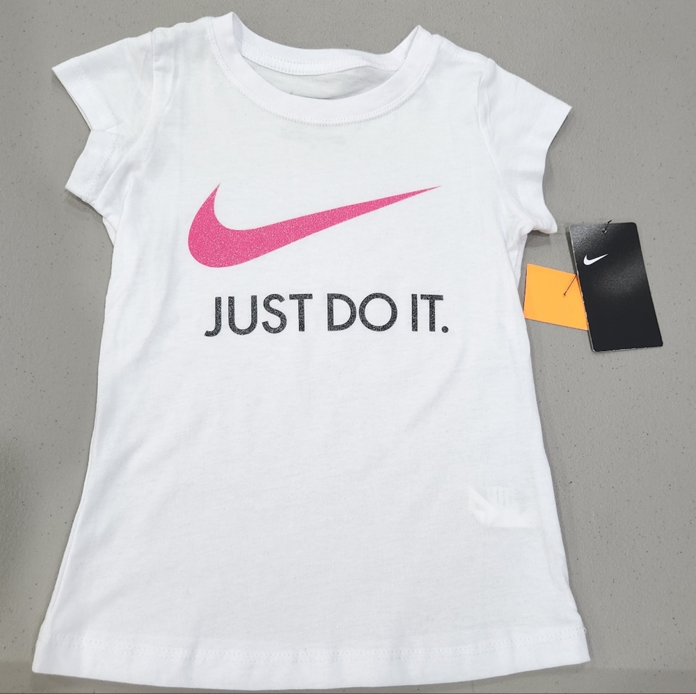 🆕️ Nike Tee - Picture 2 of 3